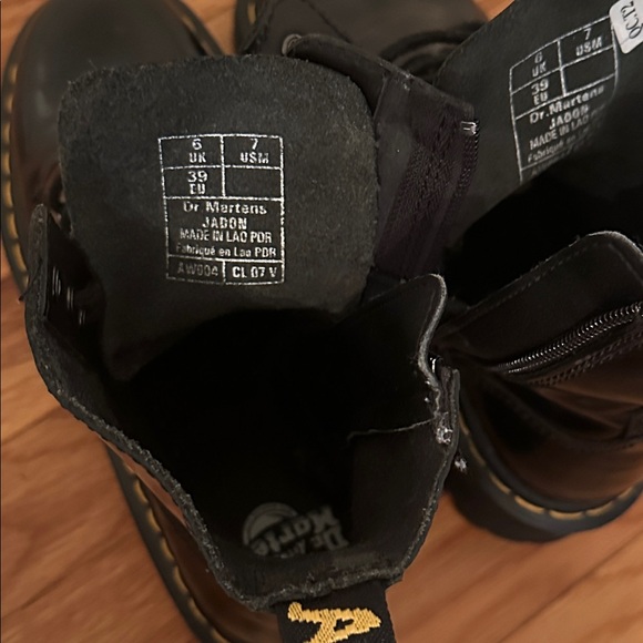 Dr. Martens JADON BOOT SMOOTH LEATHER PLATFORM - Picture 6 of 6